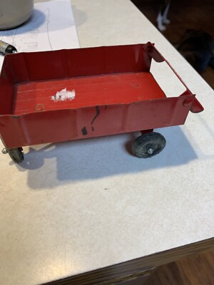Tracteur ERTL International vintage : jouet de ferme en métal rouge