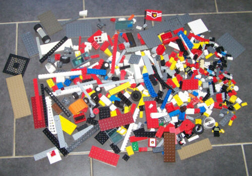 LOT LEGO N°2 VRAC, BRIQUES, PERSONNAGES, PETITES PLAQUES ET ELEMENTS DIVERS - Photo 1/4