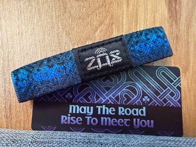  ZOX MAY THE ROAD RISE TO MEET YOU (BLUE)  MEDIUM NIP $6 SHIPPING FOR UP TO 8