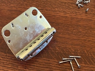 Mustang guitar tremolo bridge 