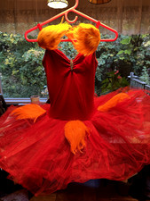 The ballet Costume Dress with Accessories is a red polyester tutu - 6/7 USA