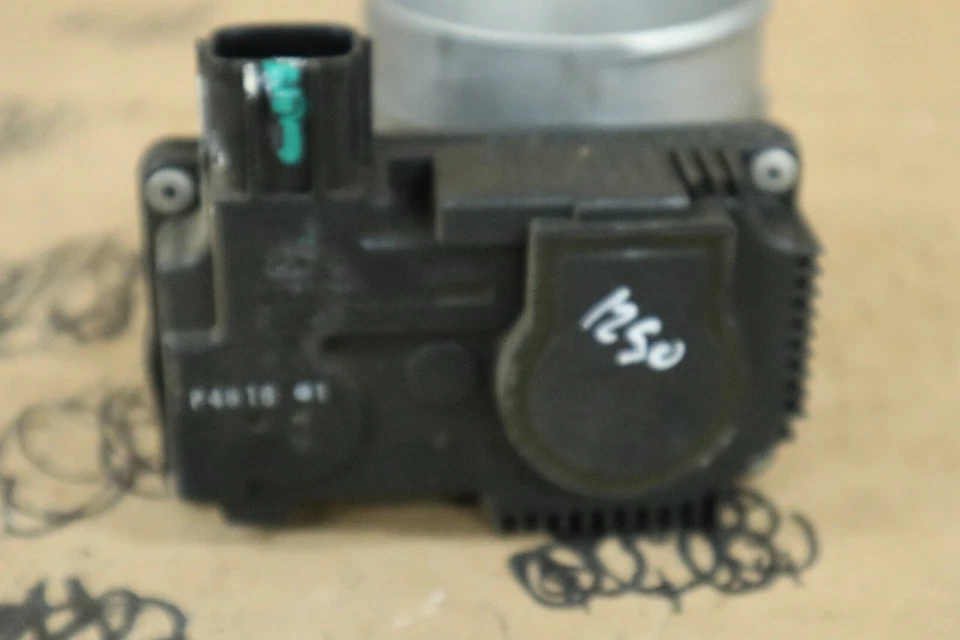 2002 2003 2004 2005 2006 Nissan Maxima 3.5L Engine Throttle Body OEM SERA57601 - Imagem 3 de 4