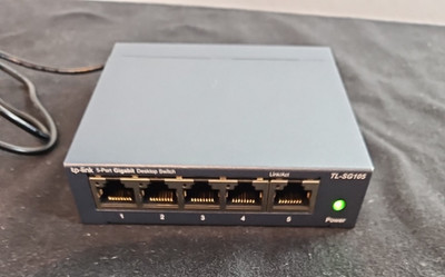 TP-Link TL-SG105 5-Port Gigabit Desktop Ethernet Switch w/ Power Adapter