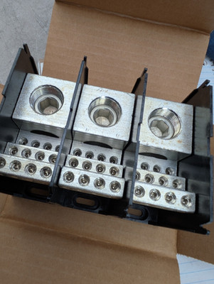 New MARATHON Power Distribution Block 1333595  600VAC 420AMP