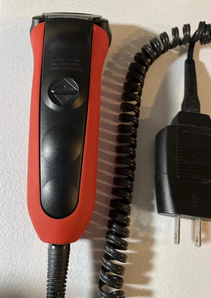 Afeitadora Braun WATERFLEX en seco y húmedo WF2S inalámbrica para hombre 5760 roja - Funciona Foto 3 de 4