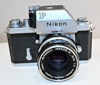 Nikon F 35mm SLR Camera FTN Finder 50mm 1:2 Nikkor H Nippon Kogaku lens