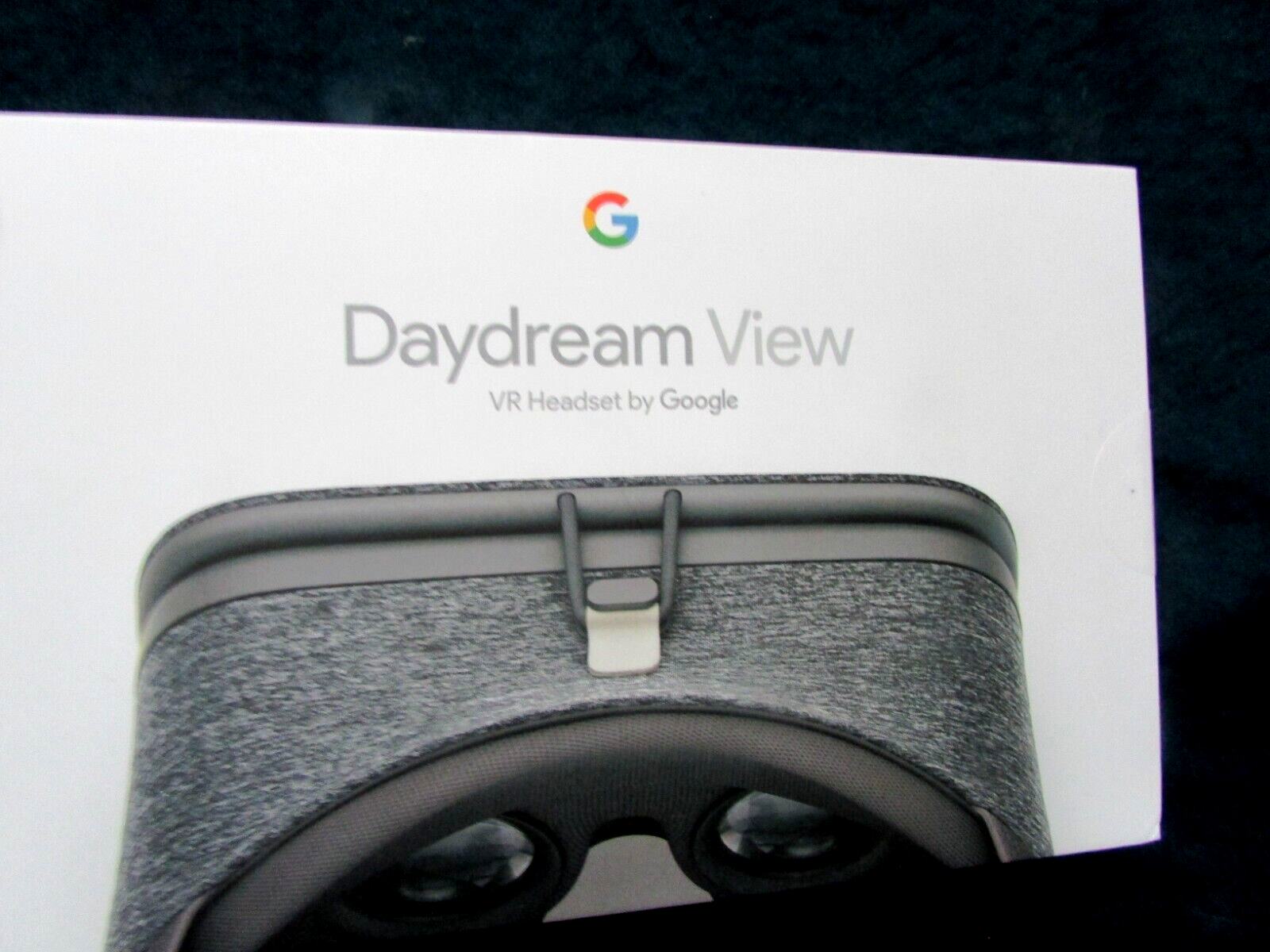 Google Daydream View VR Headset - Requires Daydream-Ready Phone - New in Box-image