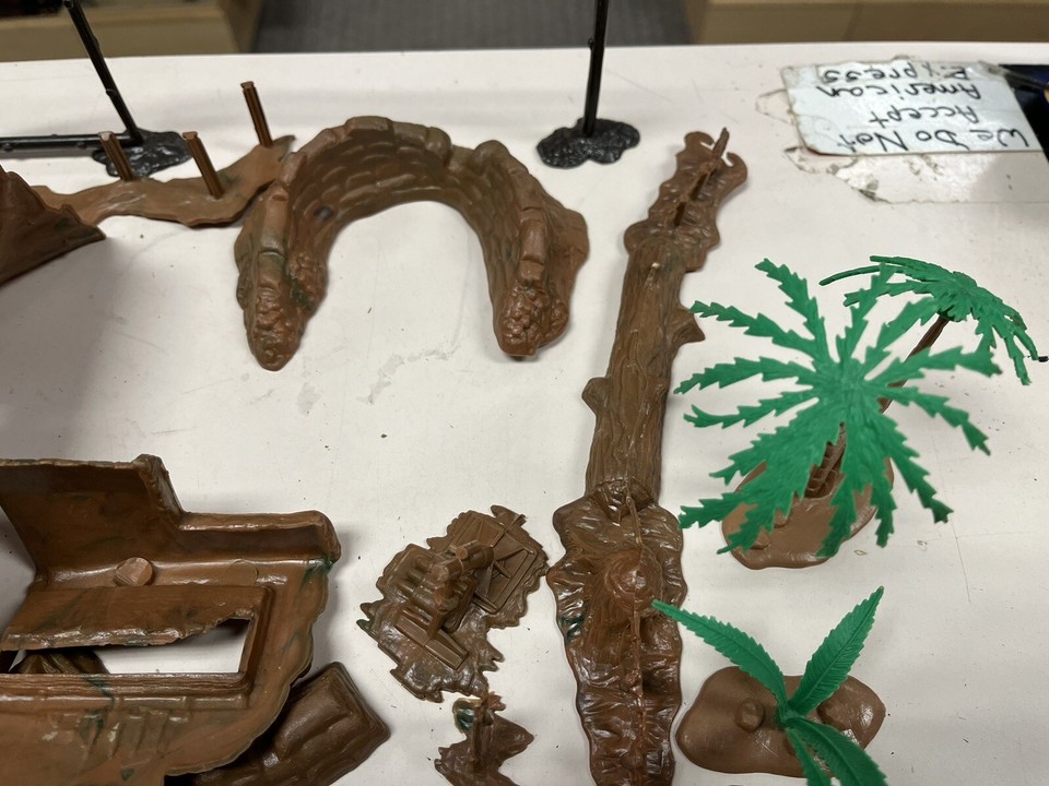 * VINTAGE MARX TOYS IWO JIMA PLAYSET ACCESSORIES LOT 1 *BC eBay