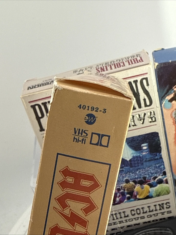 Lot Of 3 Vintage Music VHS Rock Tapes: AC/DC, Phil Collins, Pink Floyd The Wall Foto 3 de 4