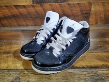 Jordans Black And White Shoes Size 5.5Y 2011