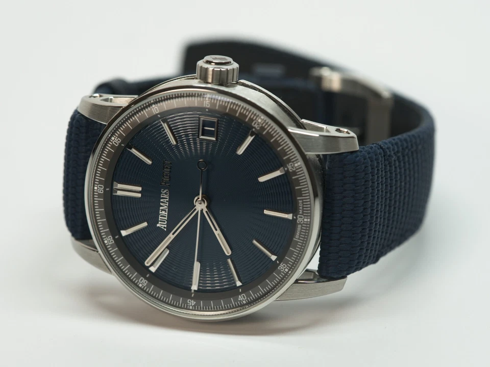 Audemars Piguet Código 11.59 esfera azul 41 mm 15210ST caja y tarjeta como nueva AP Foto 4 de 4