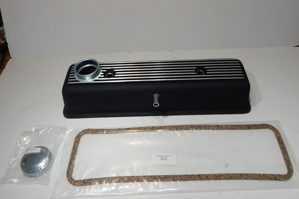 Nueva cubierta de válvula de aleación Triumph TR3 TR3A TR3B TR4 TR4A acabado negro agrietado ventilación Foto 2 de 2