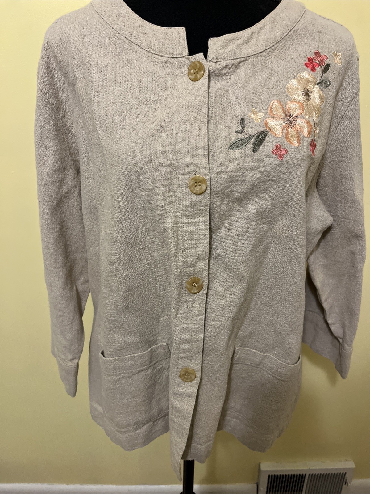 Classic Elements Woman’s Linen Blend Button Up Bl… - image 3