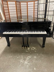 Schumann grand piano 6’8” G-85 Late 80s Excellent Condition Gloss Black Neg.