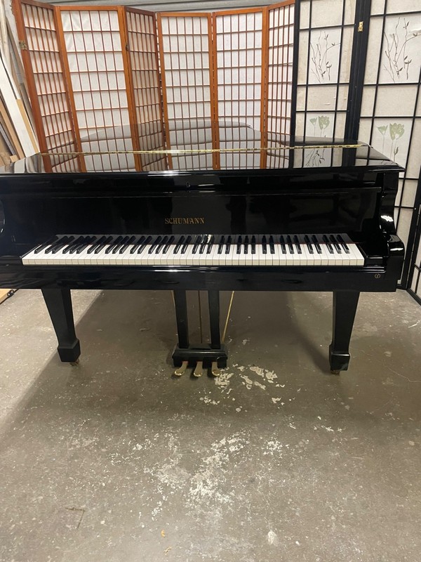 Schumann grand piano 6’8” G-85 Late 80s Excellent Condition Gloss Black Neg.