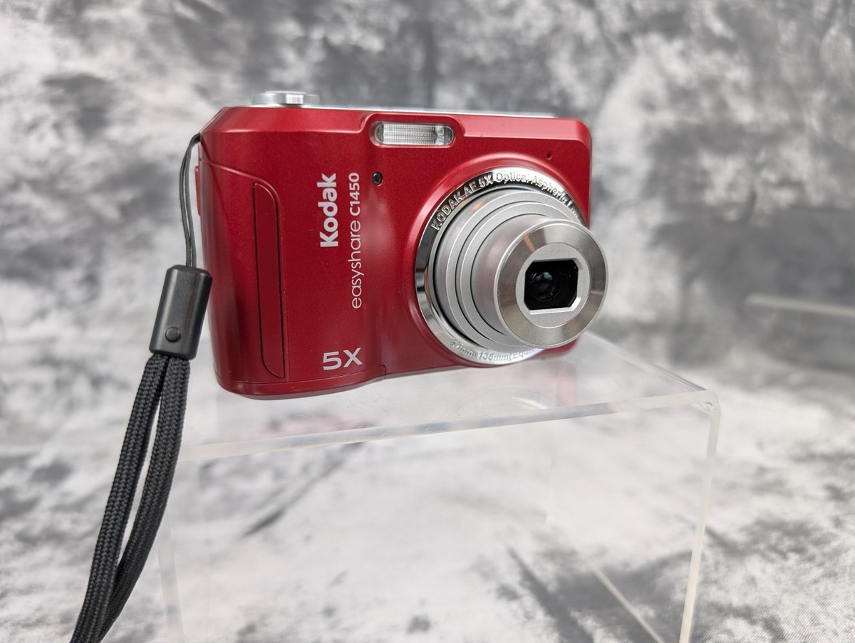 Kodak EasyShare C1450 14MP Digital Camera Bundle 5x Optical Zoom