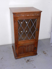 SOLID OAK HIFI CABINET IN ANTIQUE STYLE- QUALITY FURNITURE
