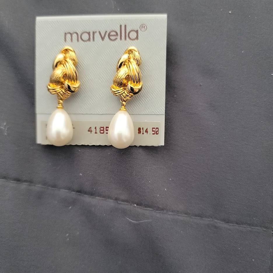 Marvella Vtg Goldtone & Teardrop Faux Pearl Clip On Earrings