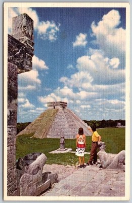 Postcard Chichen Itza Mexico Mayan Pyramid Tourists Clouds 1940s Linen View