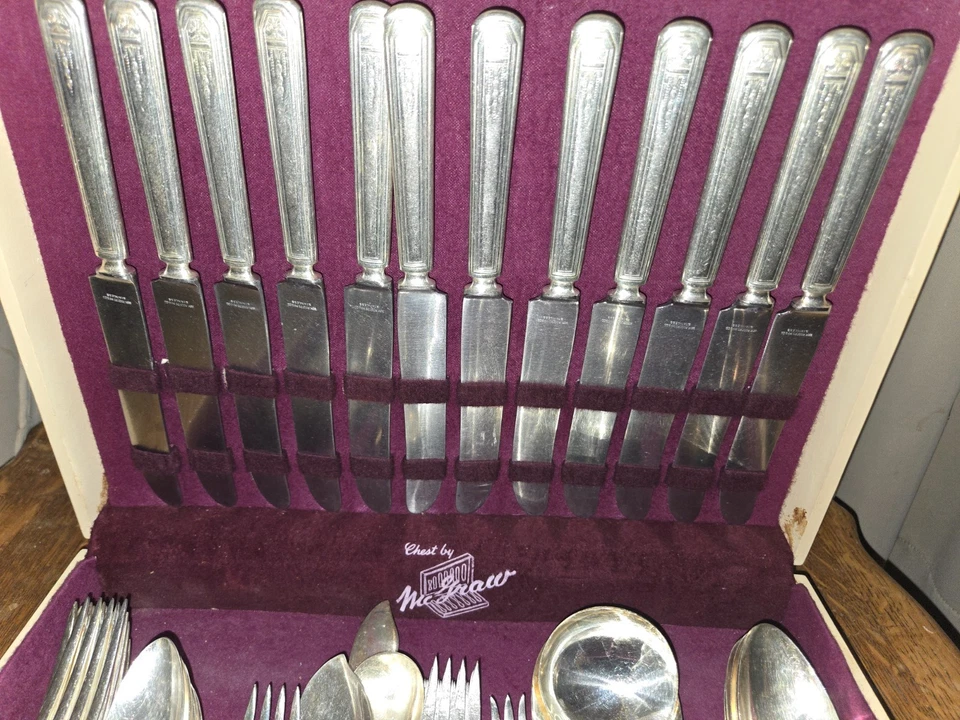 Juego de cubiertos WM Rogers Mfg Co 53 piezas placa plateada AA IS con estuche certificado ORGNL Foto 2 de 4