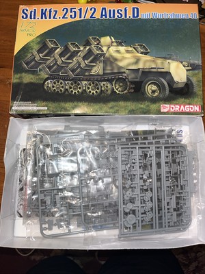 Dragon Models Armor Pro 1:72 Sd.Kfz.251/2 Ausf.D Fair/NM
