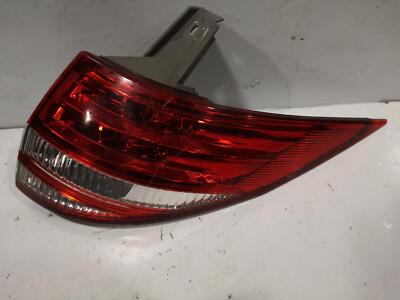 TOYOTA Estima MK3 2006-2009 Heckleuchte Rechts Rot Type 68636