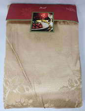 Homewear Dinner Part Noel Gold 60" x 104" Oblong Tablecloth with 8 Napkins