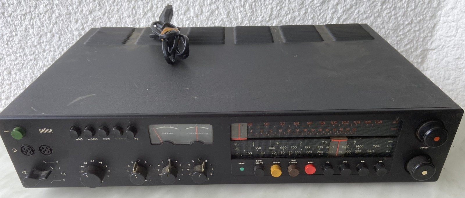 Braun-Regie-CEV520 HiFi-Receiver, schwarz