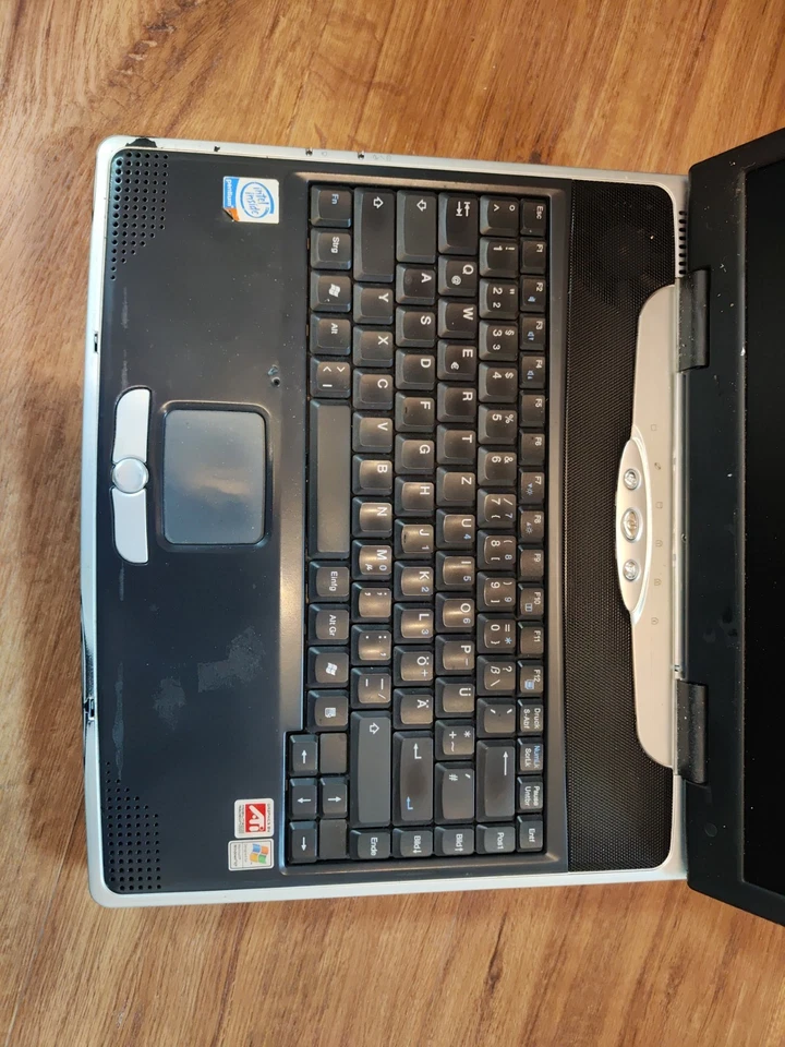 Notebook Yakumo Green732 mit Akku und Win XP DVD Defekt Bastler - Bild 2 von 4