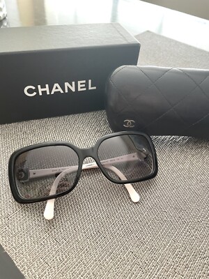 CHANEL 5175 c.900/3c Black/White Logo Sunglasses- Excellent