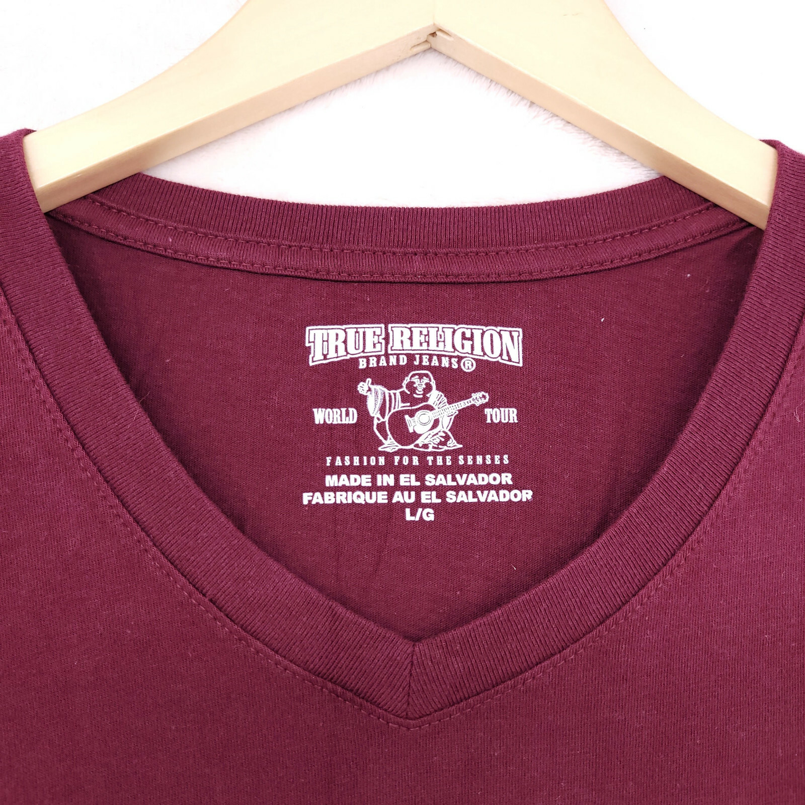 True Religion Men's Size L Burgundy Classic Horseshoe Logo V-Neck T-Shirt thumbnail 2