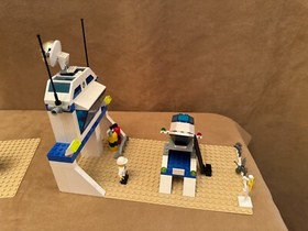 6455 LEGO Complete Town: Space Simulation Station vintage set with instructions