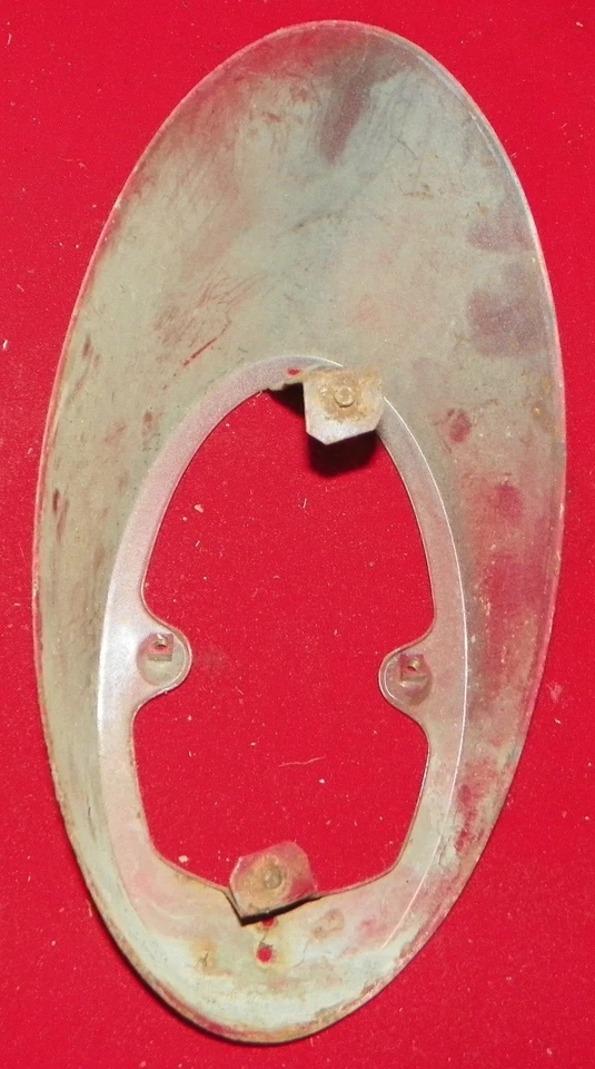 1960-е КОРПУС ЗАДНЕГО ФОНАРЯ СО СТОРОНЫ ПАССАЖИРА VOLKSWAGEN BEETLE BUG 60 61 62 63 64 - Изображение 2 из 2