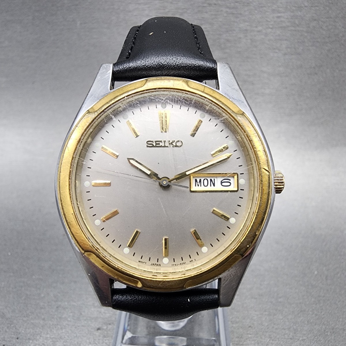 Seiko Watch Men 37mm Gray Dial Two Tone Daydate Round 7N43-8199