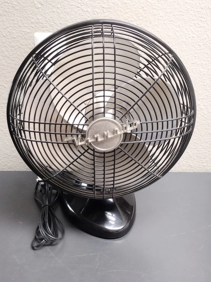 Ventilador de mesa/escritorio oscilante vintage VORNADO modelo FAI-0013 cisne negro Art Deco Foto 2 de 4
