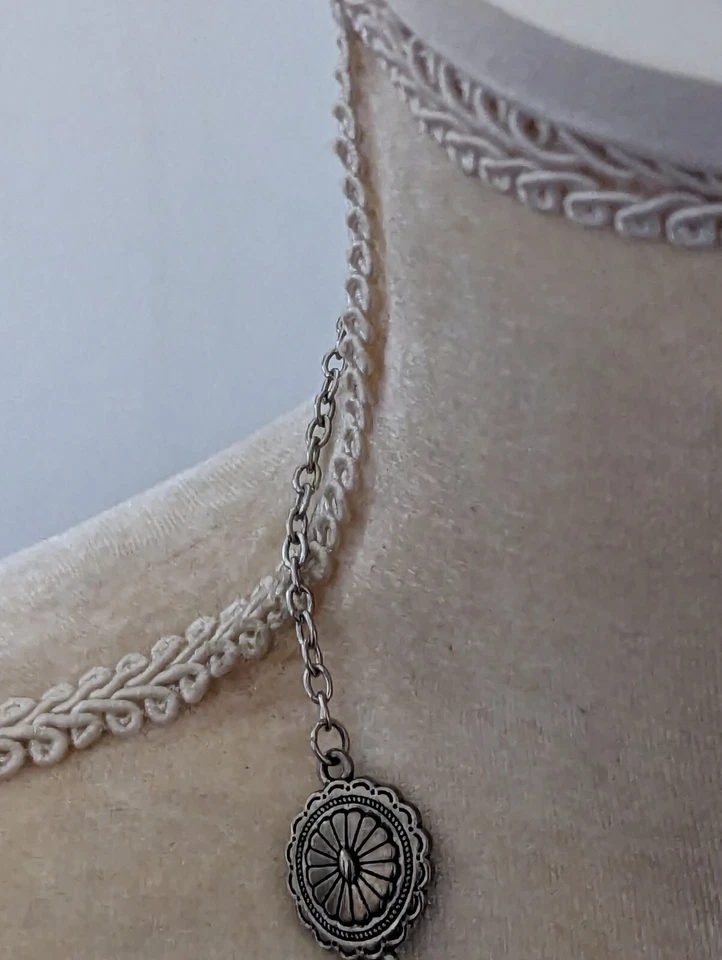 Collar tono peltre suroeste medallones 16" Foto 2 de 4