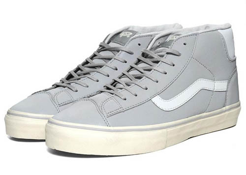 vans authentic plimsolls