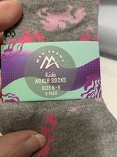 kids ankle socks.  Size 6-8   4Sets Of 3 Pairs