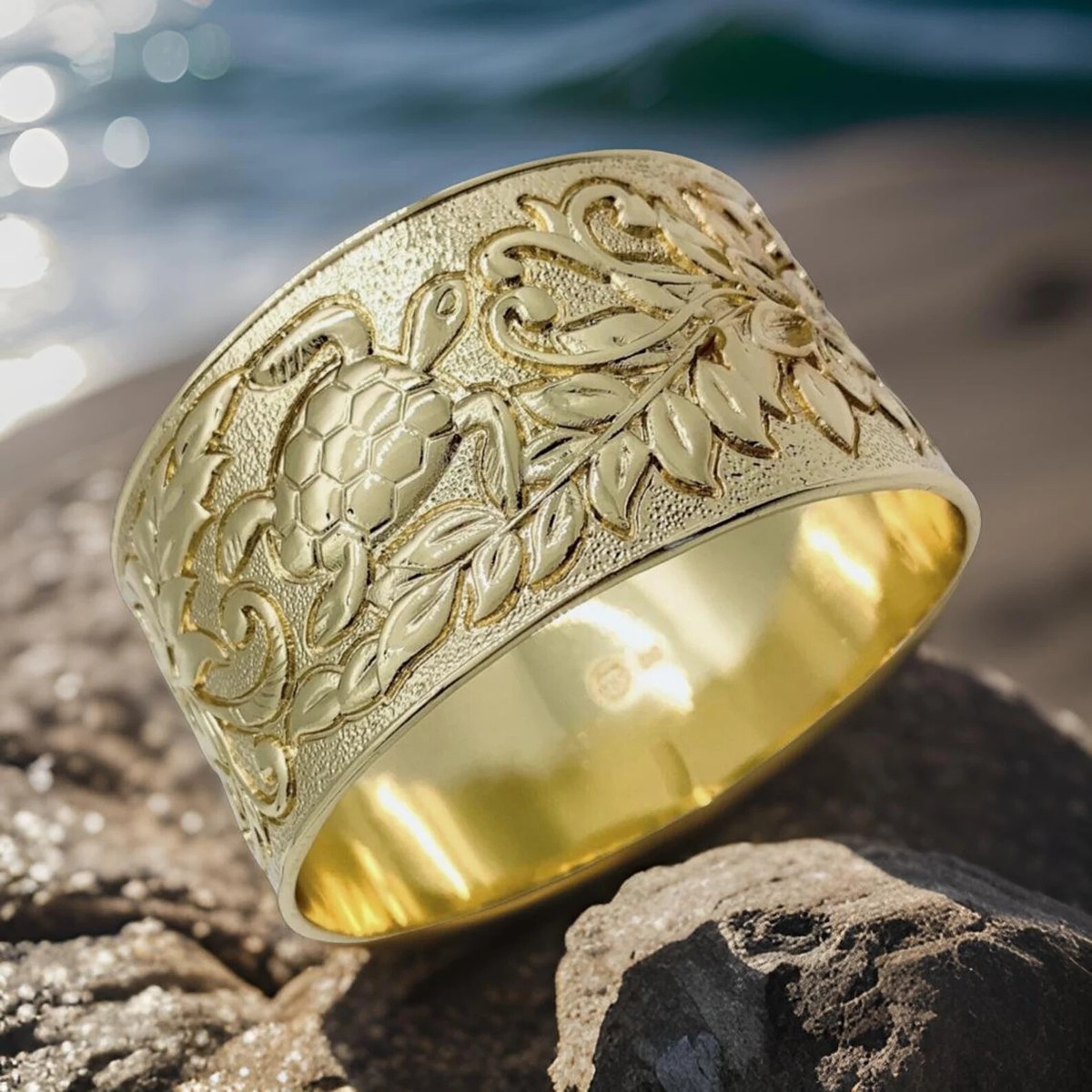 25mm Gold Hawaiian Honu Floral Bangle Bracelet