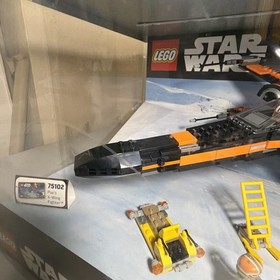Walmart Disp. Star Wars Lego Poe Dameron&rsquo;s X-wing Fighter 75102 + 8 Sw Lego Figs