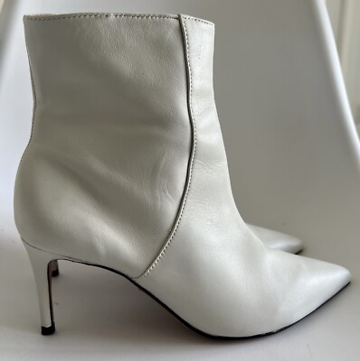 SCHUTZ Bette White Bootie size