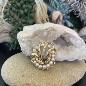 Authentic TRIFARI Vintage Brooch Beads Baguette with pearls and rhinestones Gold Plated