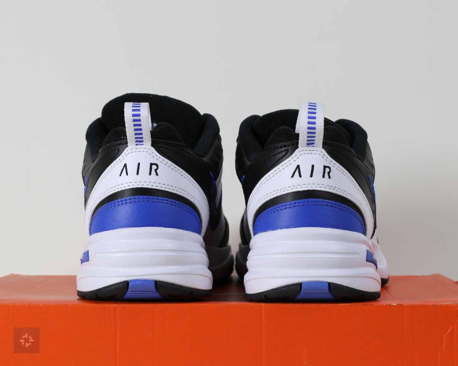 nike air monarch blue