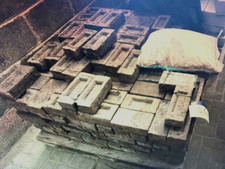 Bricks on pallet Buiding Material Construction DIY Lot of approx 300