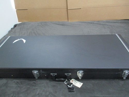 Dean RZR Razorback guitar red with black vinyl front - Picture 17 of 21