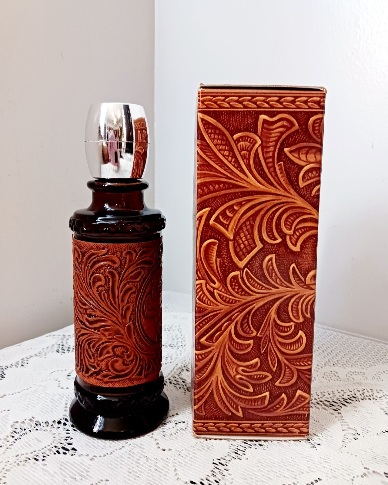 Vtg Avon Men's Boots'N Saddle Decanter After Shave w/ Moisturizers 7 FL