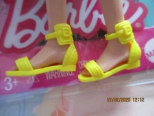 BARBIE DOLL / PAIR OF SHOES: BOOTS, PUMPS ....... (2876)