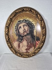 Corona de espinas hecha a mano a punta de aguja Jesucristo ovalada ornamentada enmarcada en madera dorada