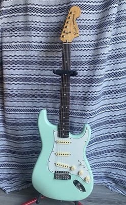 Fender Vintera II 70's Stratocaster and gig bag Rosewood Fingerboard Surf Green