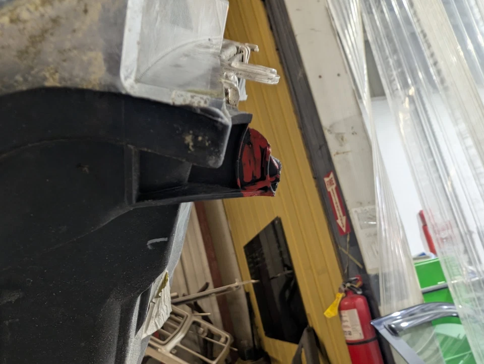 2013 - 2018 RAM 1500 2500 3500 LEFT HEADLIGHT DRIVER SIDE LAMP PROJECTOR OEM - Image 2 of 3